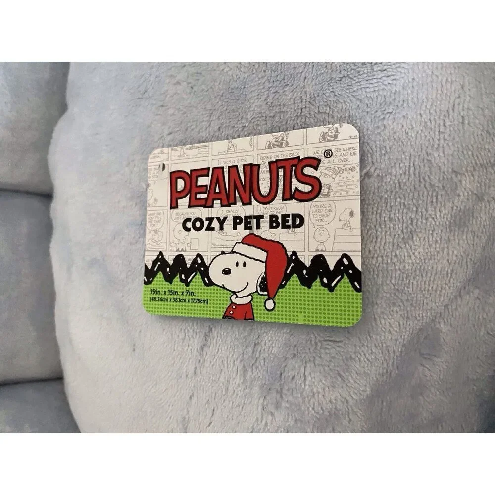 Peanuts Snoopy Small Dog Pet Cozy Cuddler Bed Christmas‎ Doghouse 19 X 15 X 7”